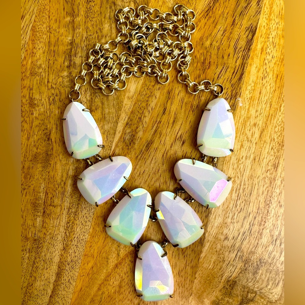 Kendra Scott Harlie Necklace in iridescent white